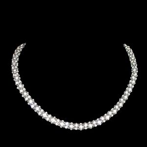 Elegant Women's Gloria Vanderbilt Silver Tone Necklace With Diamond Like Accents